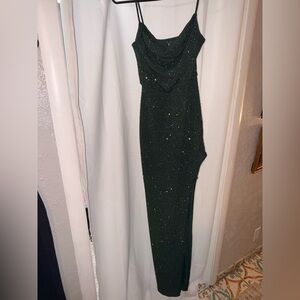 Green sparky long dress with leg slit